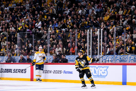 Blake Lizotte of Pittsburgh Penguins celebrates the 0-4 goal