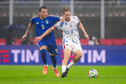 Mateo Retegui of Italy and Torbjørn Heggem of Norway