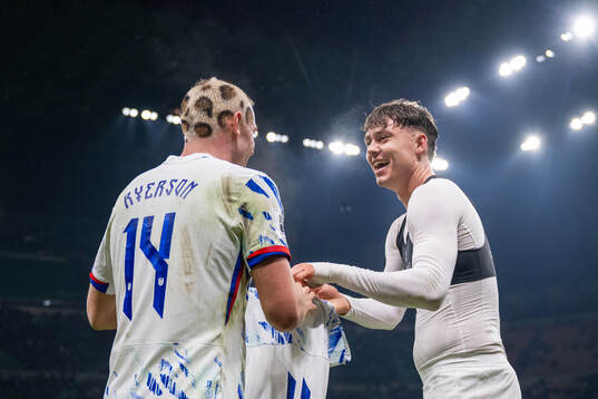 Julian Ryerson and Jørgen Strand Larsen of Norway celebrate