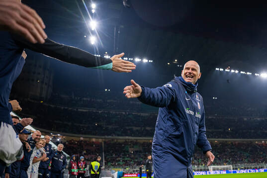Head coach Ståle Solbakken of Norway celebrate