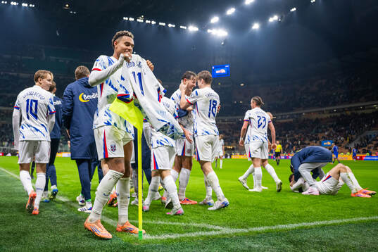 Antonio Nusa and players of Norway celebrate