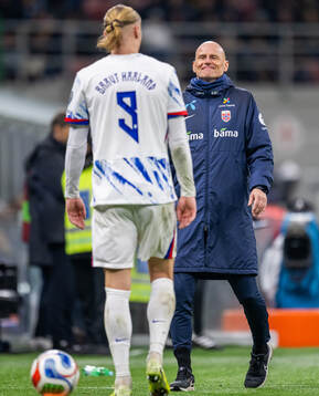 Erling Braut Haaland and Ståle Solbakken, head coach of