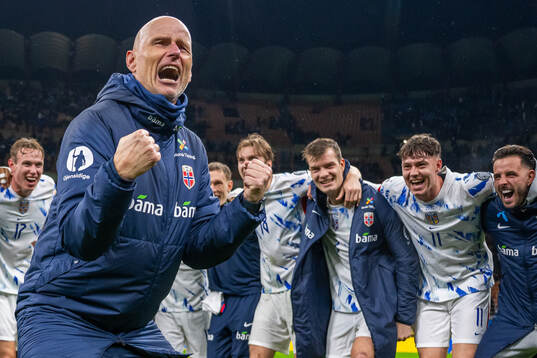 Ståle Solbakken, head coach of Norway, celebrates