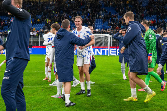 Torbjørn Lysaker Heggem, players and staff of Norway
