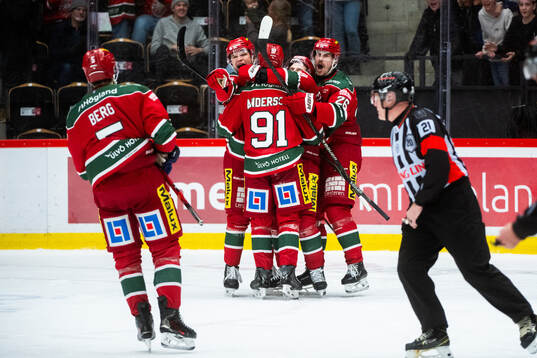 Modos Viktor Persson jublar