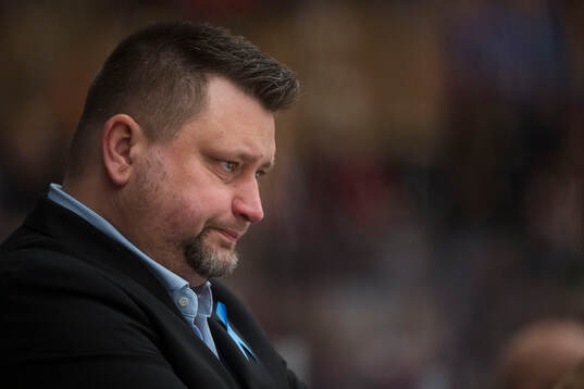 Modos tränare Mattias Karlin