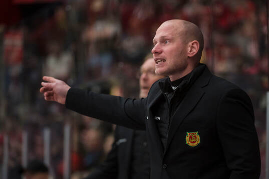 Moras tränare Oscar Dahlgren
