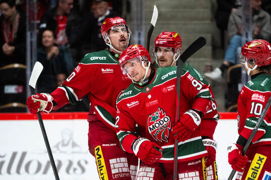 Modos Jesper Olofsson jublar