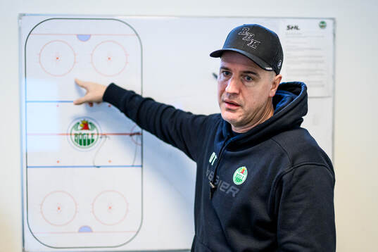 Assisterande sportchef Jacob Strandberg och assisterande