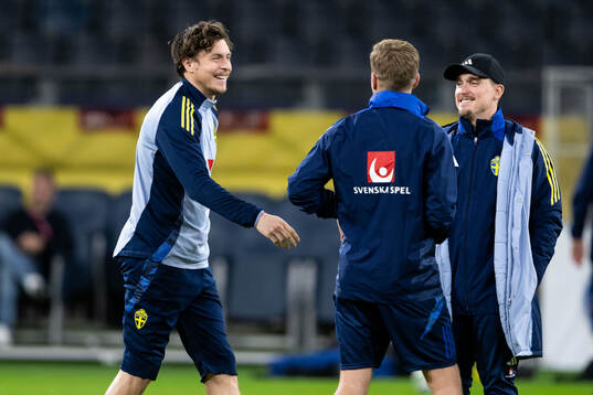 Victor Nilsson Lindelöf and assistant coach Sebastian