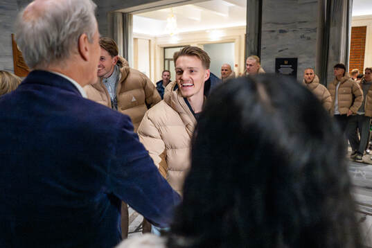 Martin Ødegaard is being welcomed by Prime Minister Jonas