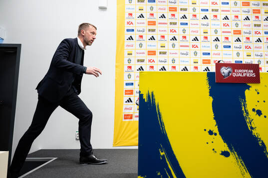 Head coach Graham Potter of Sweden at the press conference