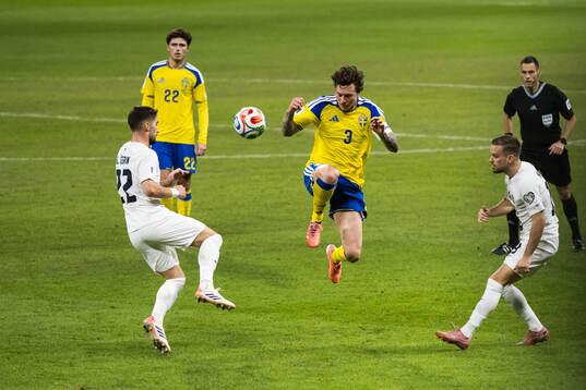Adam Gnezda Cerin of Slovenia and Victor Nilsson Lindelöf