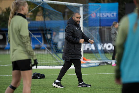 Häckens tränare Mak Lind
