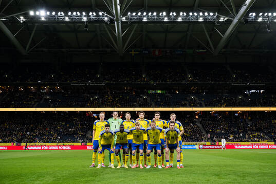 The starting eleven of Sweden pose for a team photo