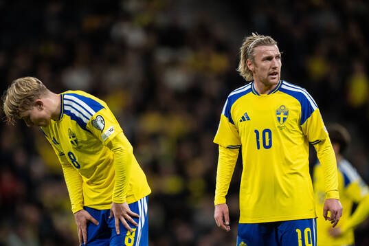 Daniel Svensson and Emil Forsberg of Sweden