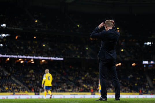 Head coach Graham Potter of Sweden looks dejected