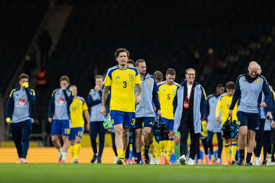 Victor Nilsson Lindelöf of Sweden looks dejected