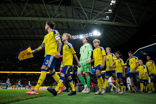 Victor Nilsson Lindelöf, goalkeeper Jacob Widell