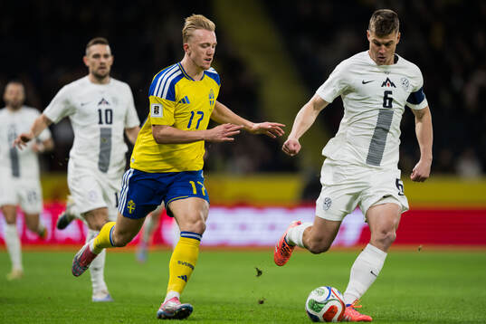 Isac Lidberg of Sweden and Jaka Bijol of Slovenia