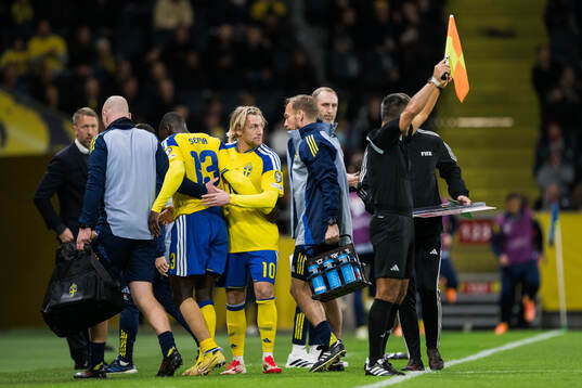 Ken Sema and Emil Forsberg of Sweden