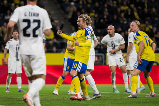 Emil Forsberg of Sweden celebrates