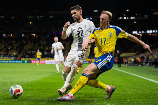 Adam Gnezda Cerin of Slovenia and Isac Lidberg of Sweden
