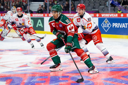 Max Westergård of Frölunda and Juho Rautanen of Grenoble