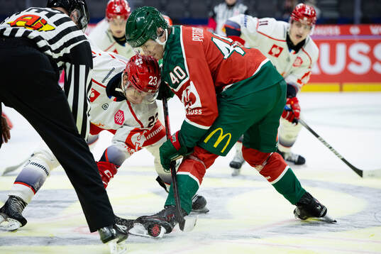 Fredric Weigel of Grenoble and Jacob Peterson of Frölunda