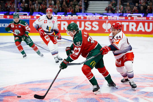Noah Hasa of Frölunda and Christophe Boivin of Grenoble