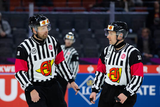 Referee Toni Hyvärinen and referee Riku Brander