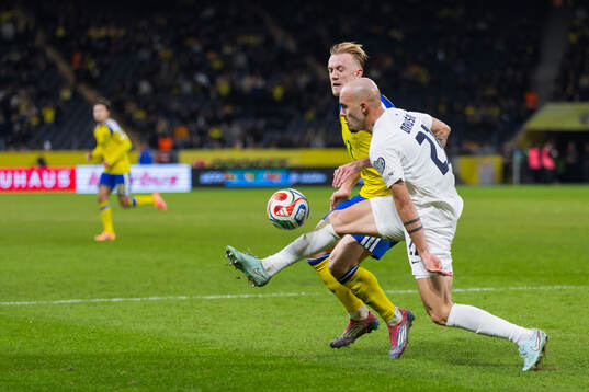 Isac Lidberg of Sweden and Vanja Drkusic of Slovenia