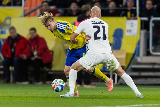 Daniel Svensson of Sweden and Vanja Drkusic of Slovenia