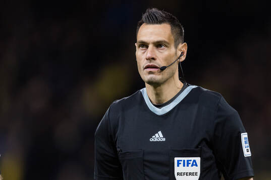 Referee Maurizio Mariani