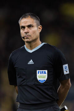 Assistant referee Daniele Bindoni