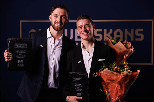 Mjällbys målvakt Noel Törnqvist och Elliot Stroud