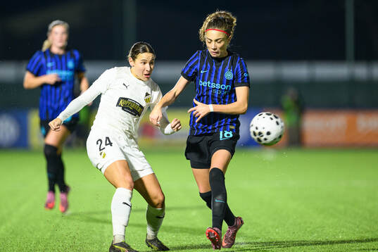 Tabby Tindell of Häcken and Benedetta Glionna of Inter
