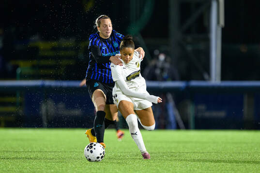 Irene Santi of Inter and Felicia Schröder of Häcken