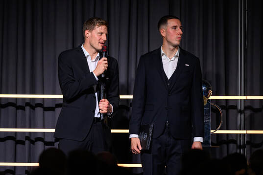 Kalmar FFs Lars Saetra och målvakt Samuel Brolin tar emot
