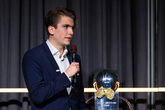 GIF Sundsvalls målvakt Jakob Jäger Röding tar emot
