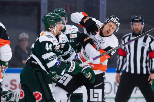 Tingsryds AIFs Simon Svensson och Karlskrona HKs Robin