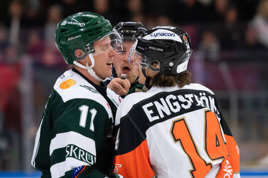 Tingsryds AIFs Isac Nielsen och Karlskrona HKs Liam