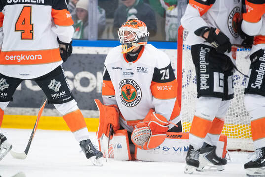 Karlskrona HKs målvakt Hampus Hedman deppar