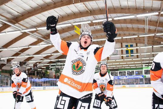 Karlskrona HKs Rasmus Olofsson jublar