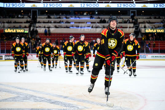 Brynäs Axel Andersson jublar