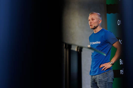Representant från CleanSea