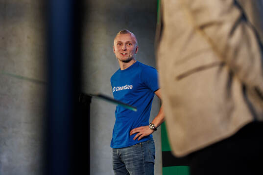 Representant från CleanSea
