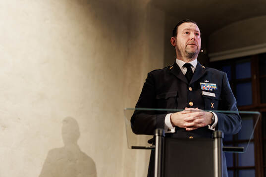Carl-Magnus Svensson, Överlöjtnant och chef