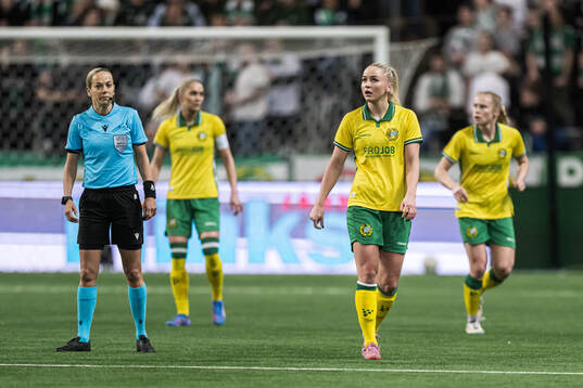 Anna Jøsendal of Hammarby looks dejected