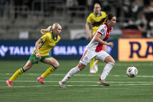 Emilie Joramo of Hammarby and Isa Colin of Ajax